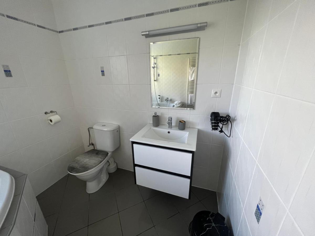 Hotel Restaurace Pyramida Karlowe Wary Zewnętrze zdjęcie