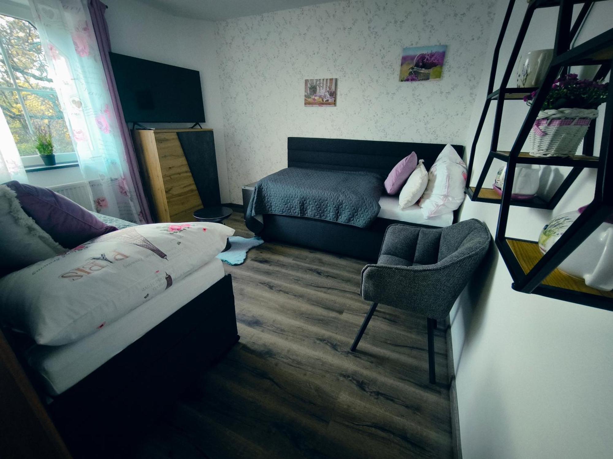 Hotel Restaurace Pyramida Karlowe Wary Zewnętrze zdjęcie