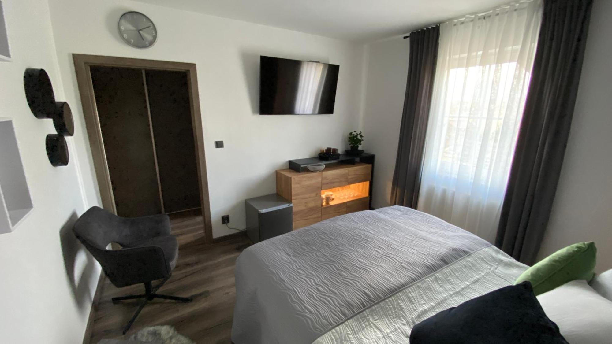 Hotel Restaurace Pyramida Karlowe Wary Zewnętrze zdjęcie